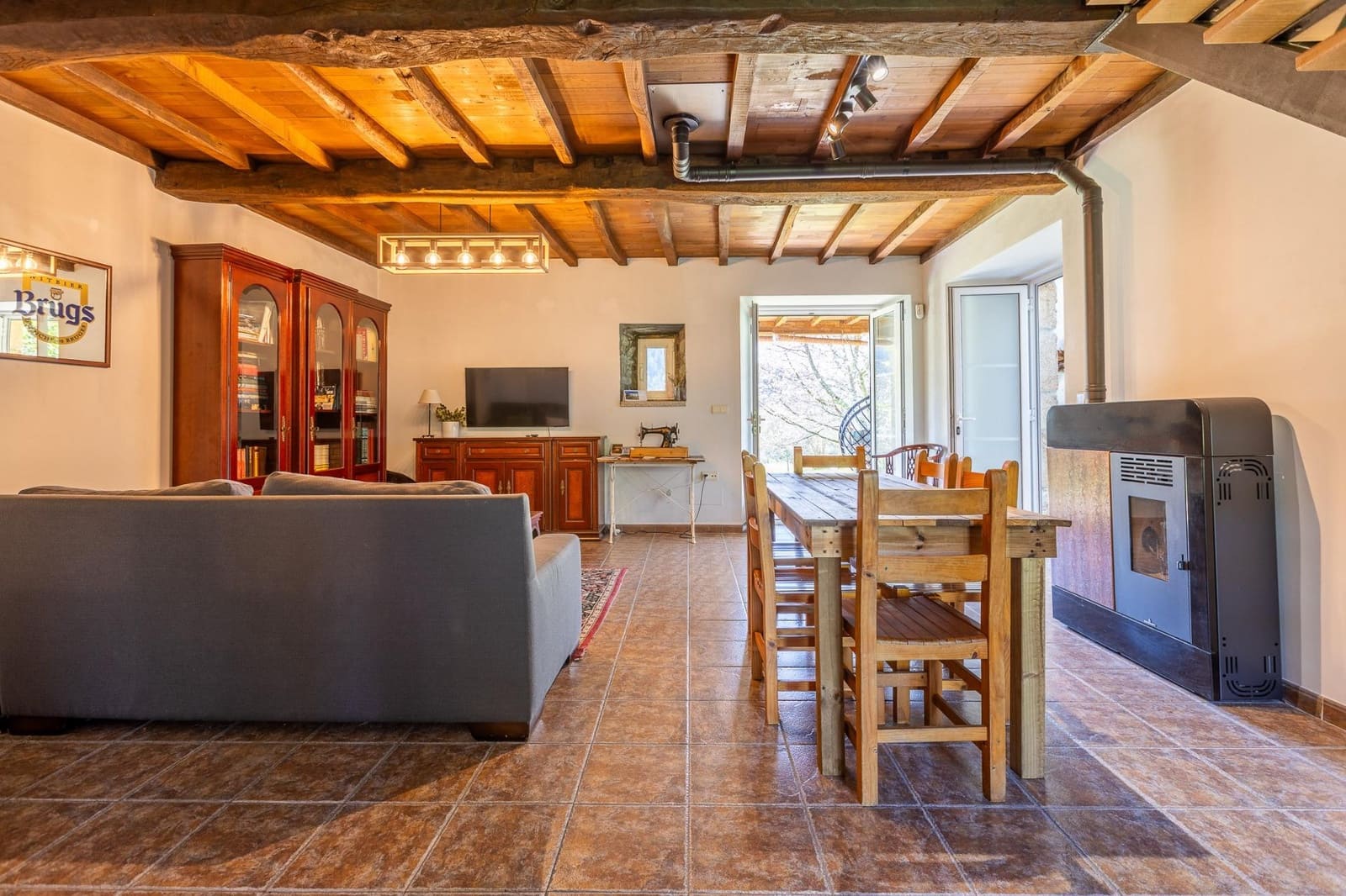 3 soveværelse Villa til salg i Oza-Cesuras med swimmingpool garage - € 1.350.000 (Ref: 9820377)