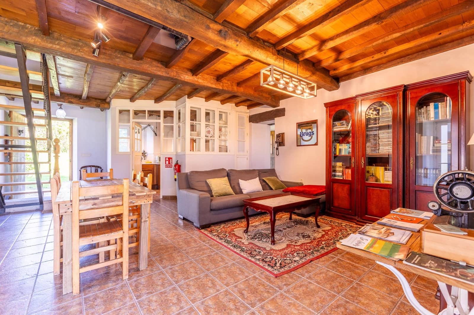3 soveværelse Villa til salg i Oza-Cesuras med swimmingpool garage - € 1.350.000 (Ref: 9820377)