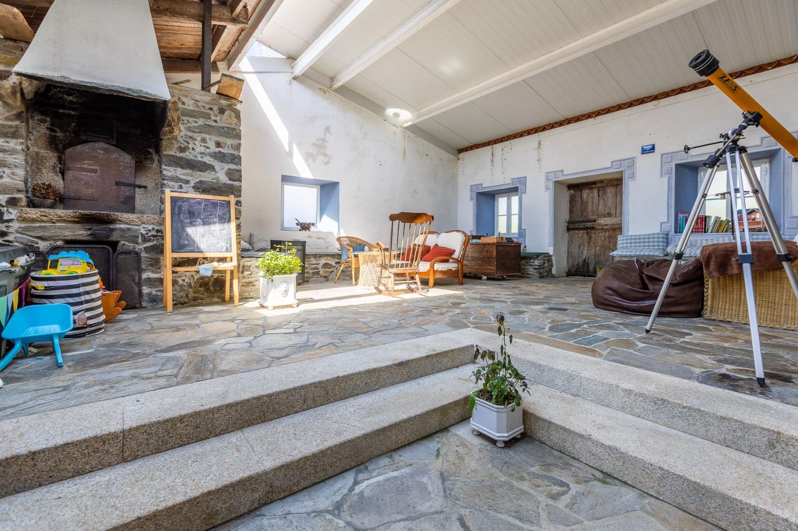 3 soveværelse Villa til salg i Oza-Cesuras med swimmingpool garage - € 1.350.000 (Ref: 9820377)