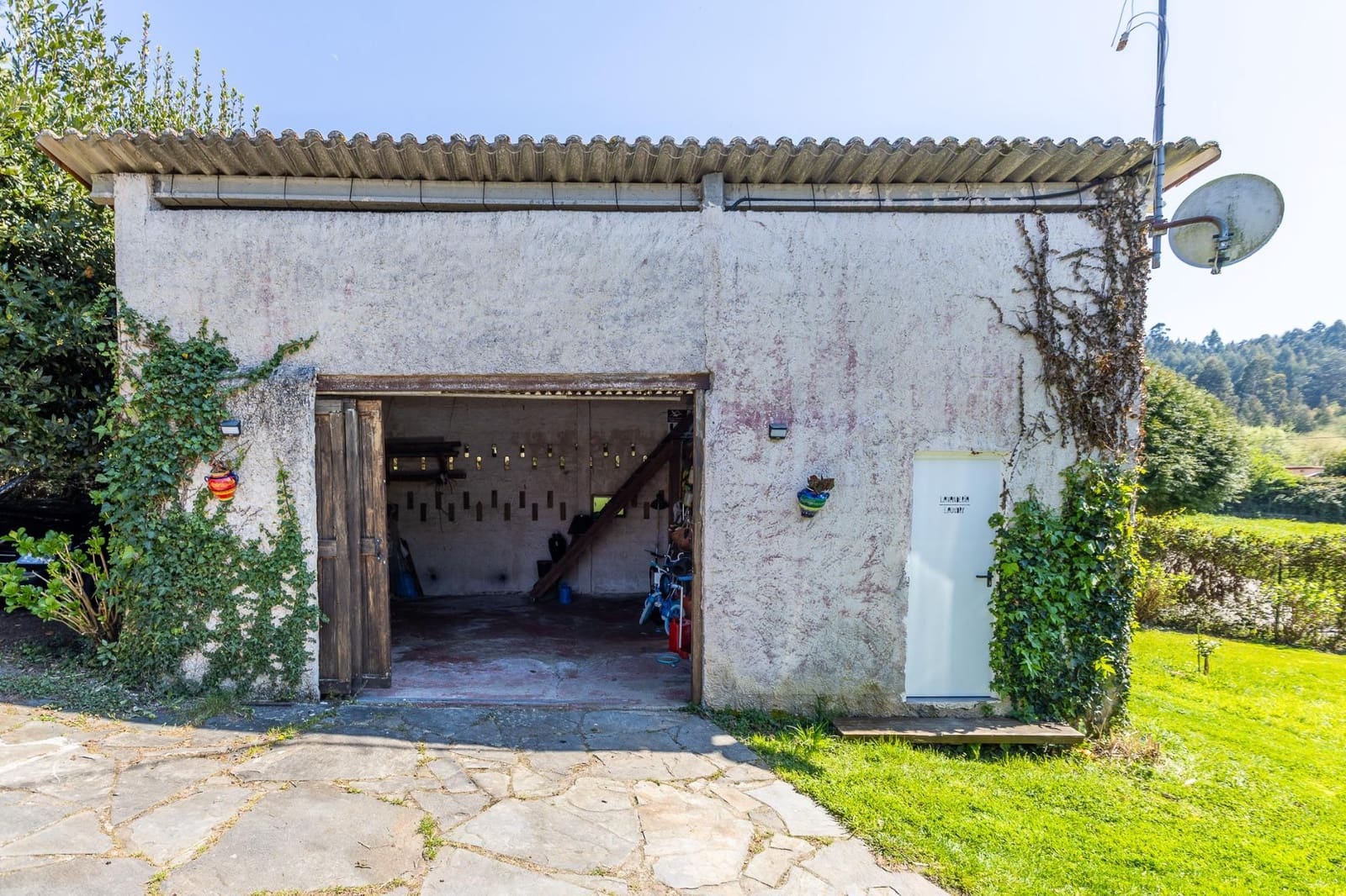 3 soveværelse Villa til salg i Oza-Cesuras med swimmingpool garage - € 1.350.000 (Ref: 9820377)