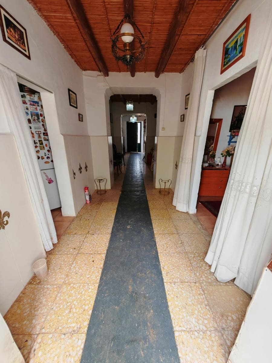 4 bedroom Townhouse for sale in Badajoz city - € 80,000 (Ref: 9820378)