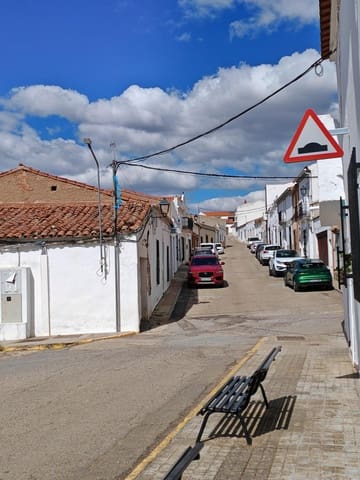 4 soverom Hus til salgs i Badajoz by - € 80 000 (Ref: 9820378)