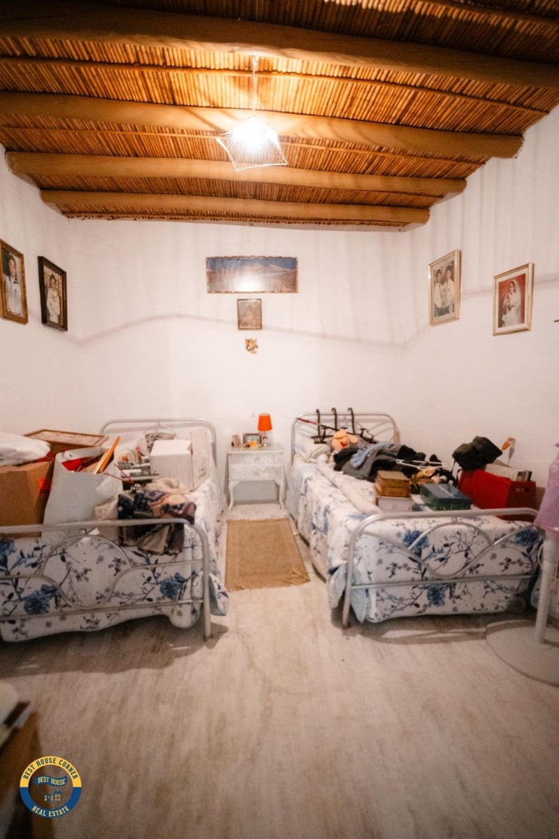 4 bedroom Townhouse for sale in Badajoz city - € 65,000 (Ref: 9820378)
