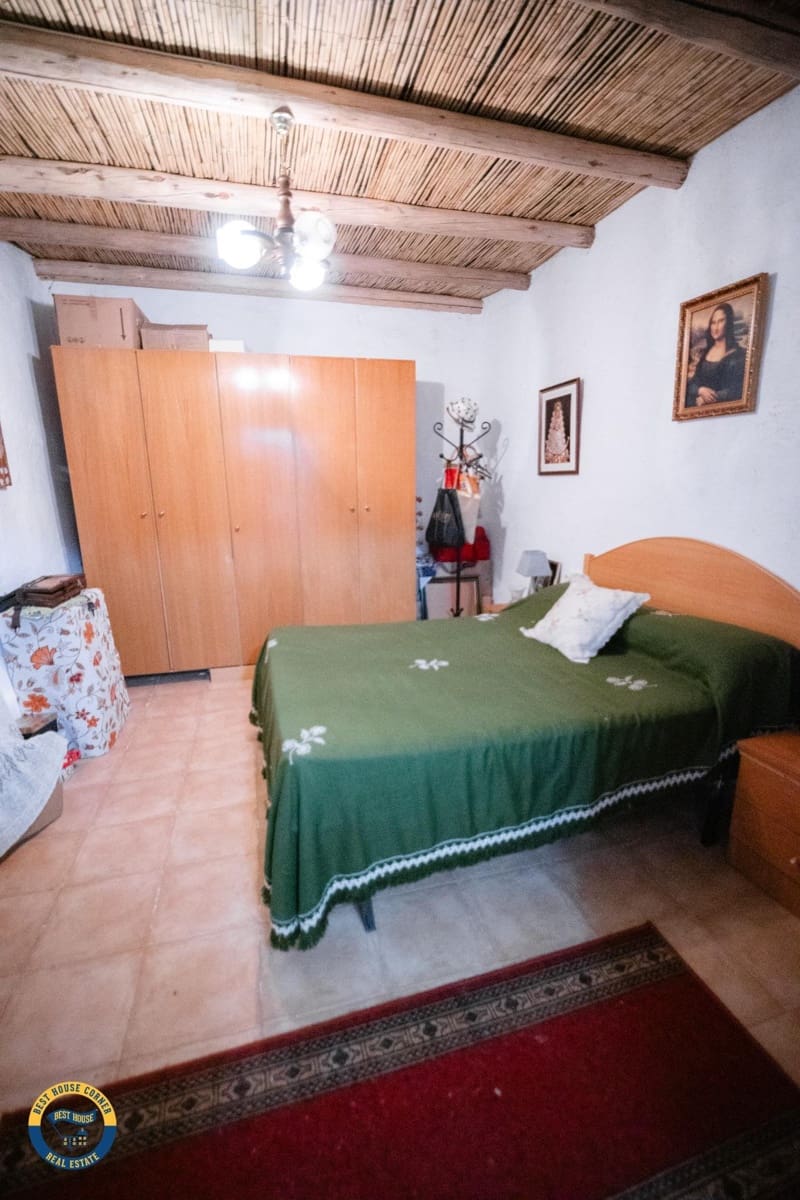 4 bedroom Townhouse for sale in Badajoz city - € 65,000 (Ref: 9820378)