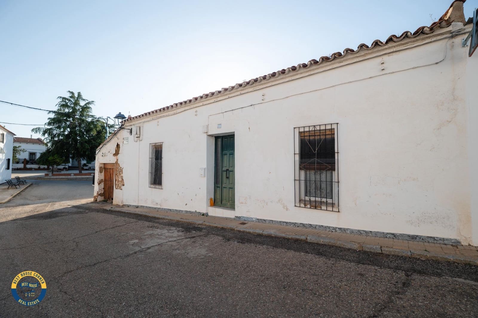 4 bedroom Townhouse for sale in Badajoz city - € 65,000 (Ref: 9820378)