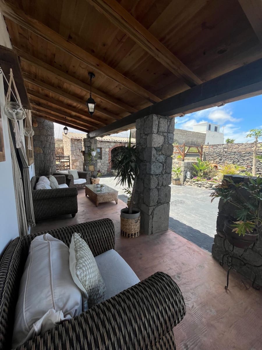 4 Zimmer Villa zu verkaufen in Moya mit Garage - 900.000 € (Ref: 9822758)