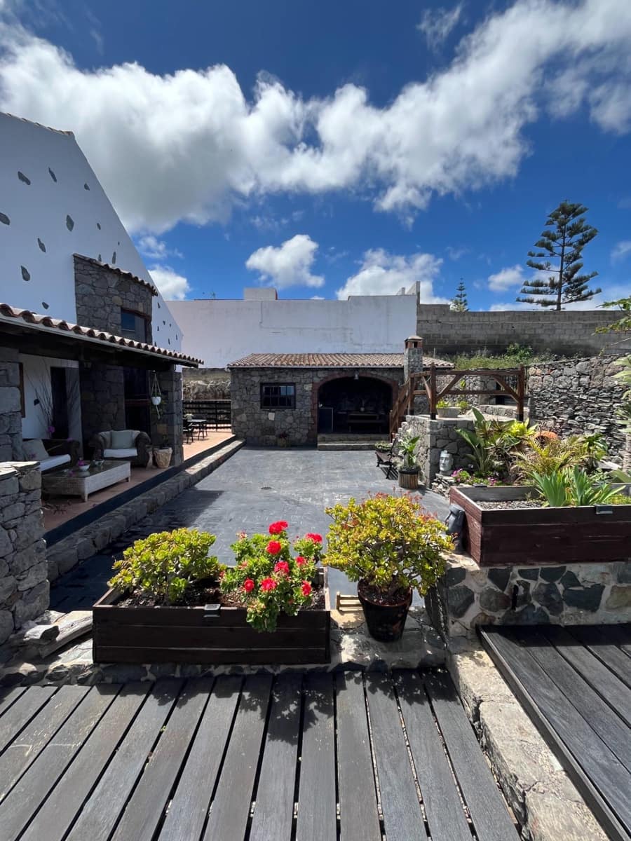 4 Zimmer Villa zu verkaufen in Moya mit Garage - 900.000 € (Ref: 9822758)