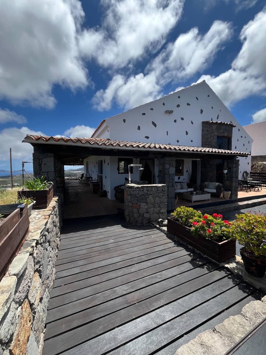 4 Zimmer Villa zu verkaufen in Moya mit Garage - 900.000 € (Ref: 9822758)