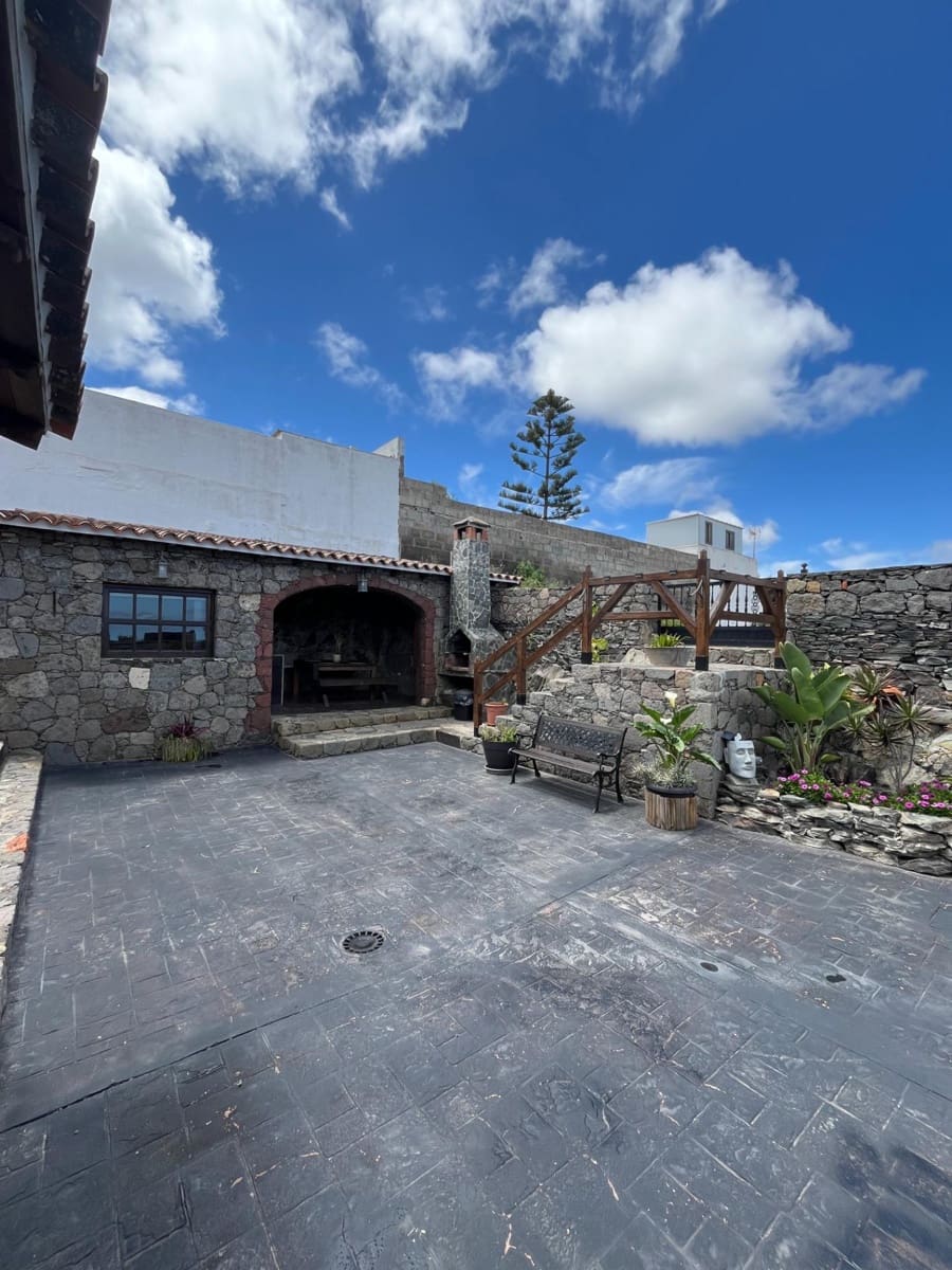 4 Zimmer Villa zu verkaufen in Moya mit Garage - 900.000 € (Ref: 9822758)