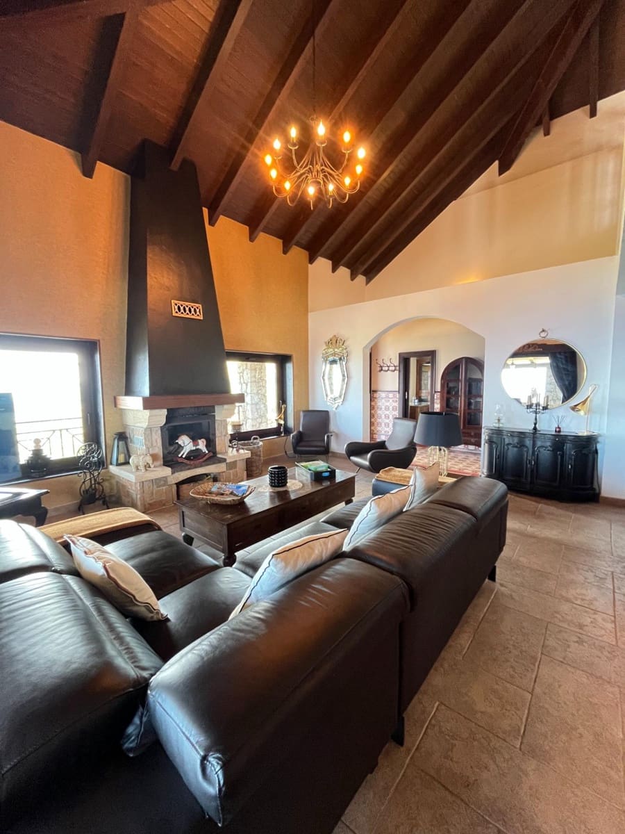 4 Zimmer Villa zu verkaufen in Moya mit Garage - 900.000 € (Ref: 9822758)