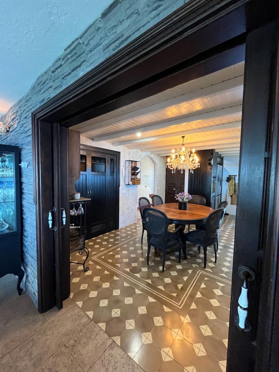 4 Zimmer Villa zu verkaufen in Moya mit Garage - 900.000 € (Ref: 9822758)