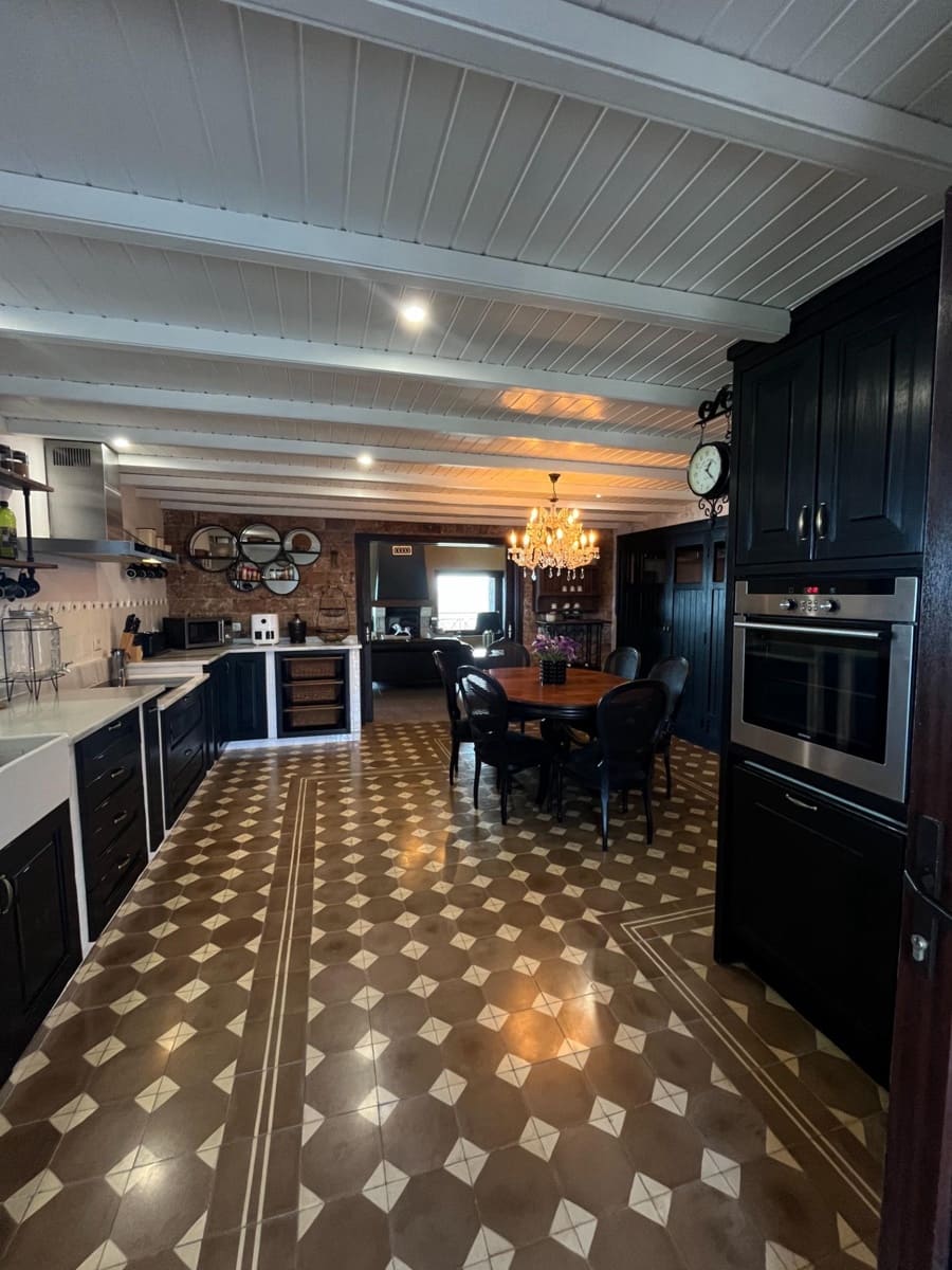 4 Zimmer Villa zu verkaufen in Moya mit Garage - 900.000 € (Ref: 9822758)