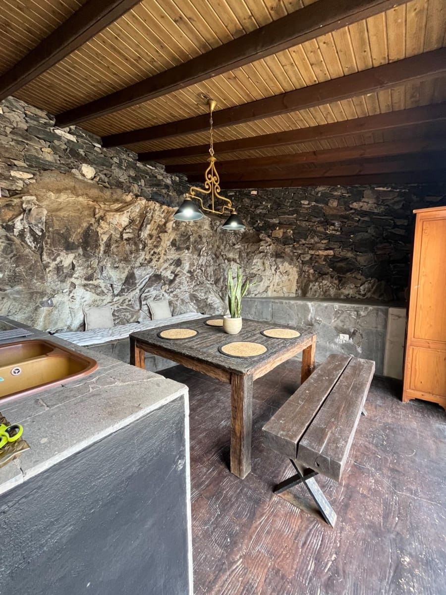 4 Zimmer Villa zu verkaufen in Moya mit Garage - 900.000 € (Ref: 9822758)