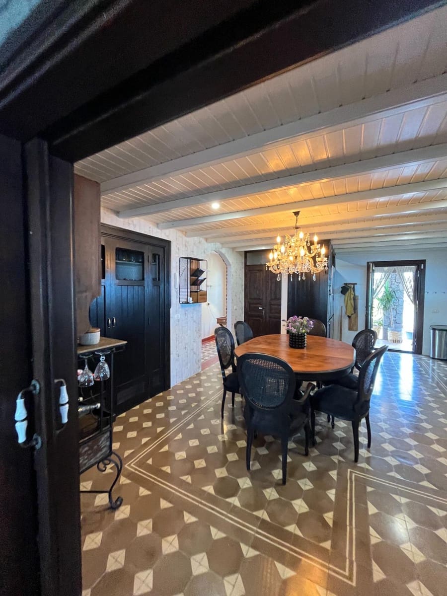 4 Zimmer Villa zu verkaufen in Moya mit Garage - 900.000 € (Ref: 9822758)