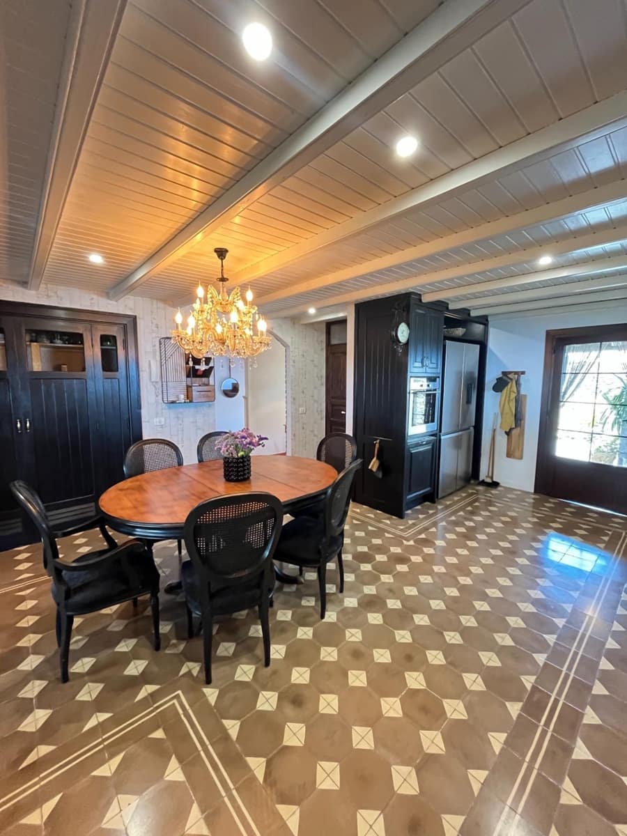4 Zimmer Villa zu verkaufen in Moya mit Garage - 900.000 € (Ref: 9822758)