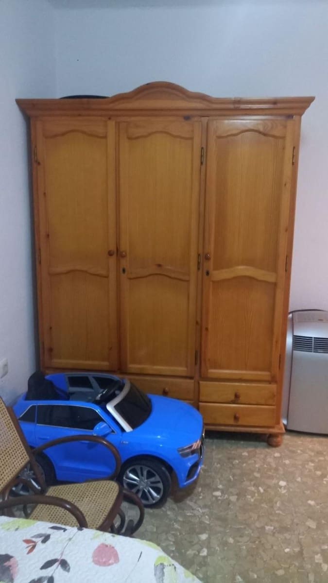 3 bedroom Villa for sale in La Linea de la Concepcion with pool garage - € 410,000 (Ref: 9829357)