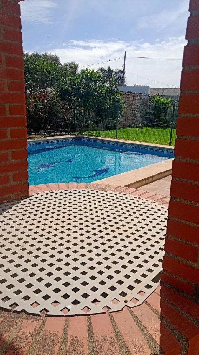3 bedroom Villa for sale in La Linea de la Concepcion with pool garage - € 410,000 (Ref: 9829357)