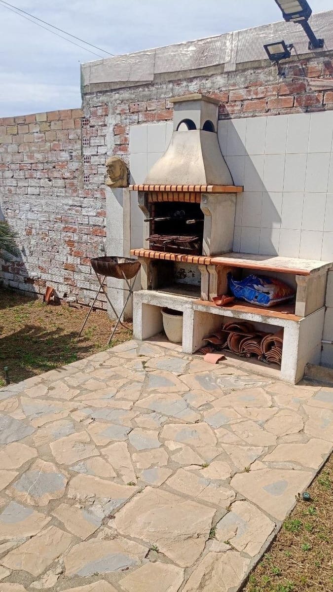 3 bedroom Villa for sale in La Linea de la Concepcion with pool garage - € 410,000 (Ref: 9829357)