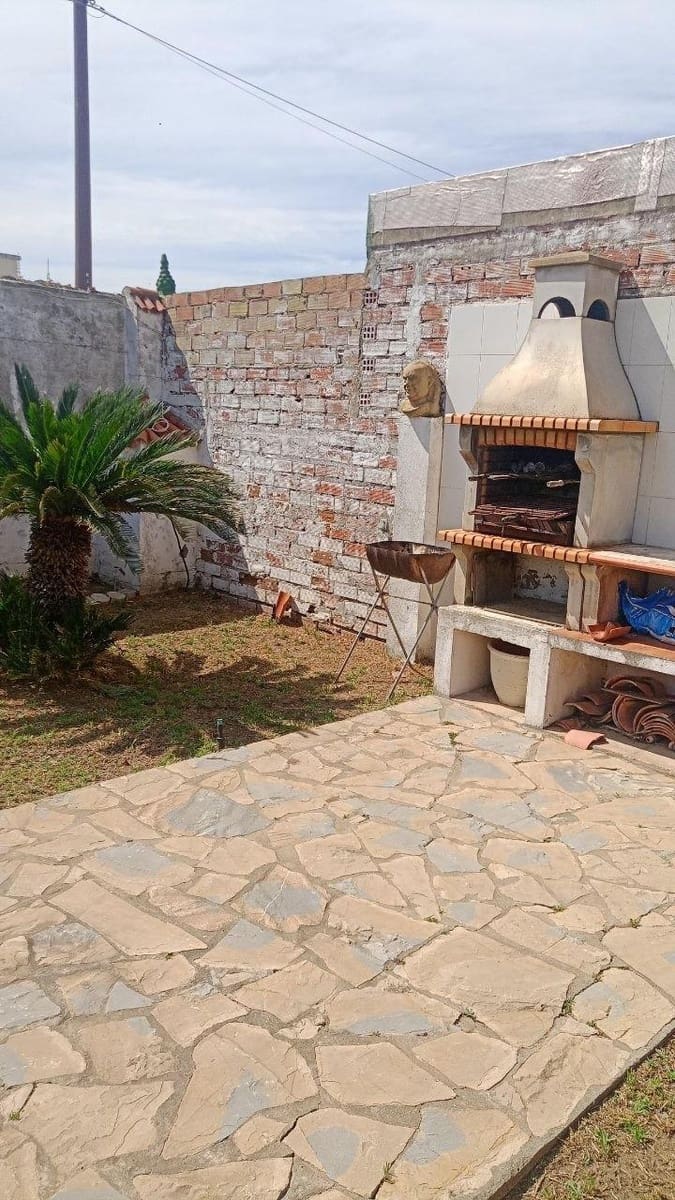 3 bedroom Villa for sale in La Linea de la Concepcion with pool garage - € 410,000 (Ref: 9829357)