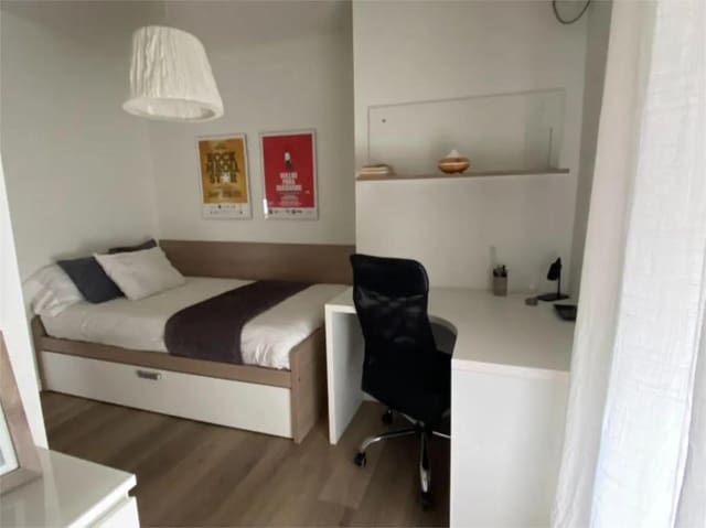 4 sypialnia Mieszkanie na sprzedaż w Miasto Jaén - 250 000 € (Ref: 9829358)