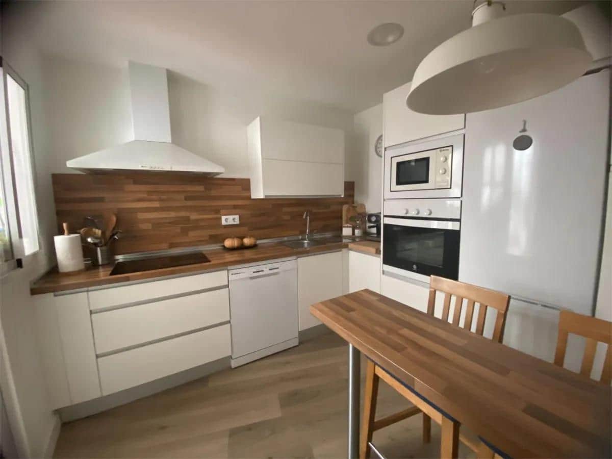 4 bedroom Flat for sale in Jaen city - € 250,000 (Ref: 9829358)