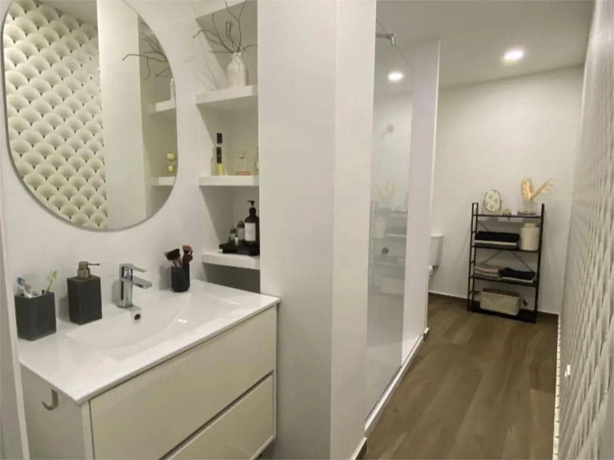 4 bedroom Flat for sale in Jaen city - € 250,000 (Ref: 9829358)