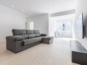 2 bedroom Flat for rent in A Coruña city - € 1,250 (Ref: 9829359)