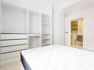 2 bedroom Flat for rent in A Coruna city - € 1,250 (Ref: 9829359)