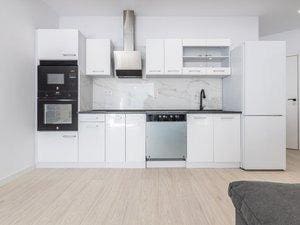 2 bedroom Flat for rent in A Coruna city - € 1,250 (Ref: 9829359)