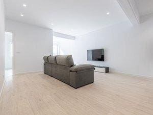 2 bedroom Flat for rent in A Coruna city - € 1,250 (Ref: 9829359)