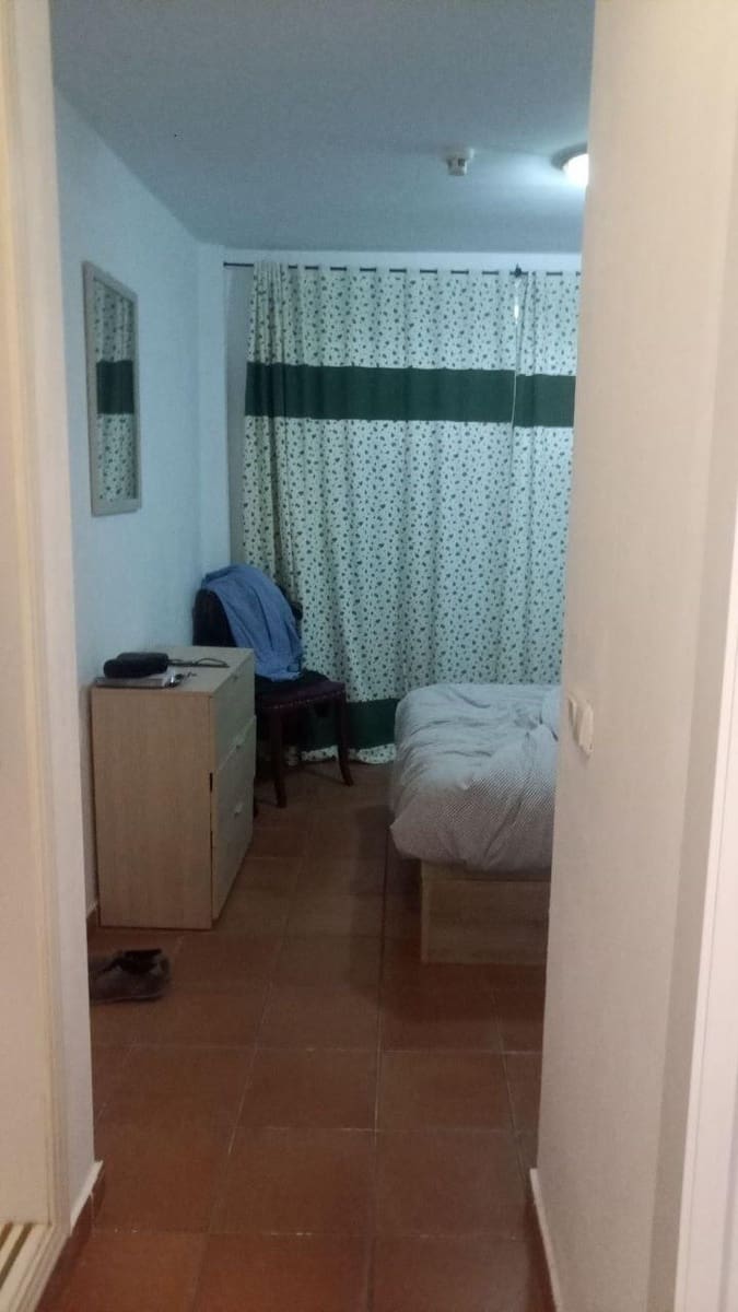 2 bedroom Apartment for sale in La Linea de la Concepcion - € 311,500 (Ref: 9831704)