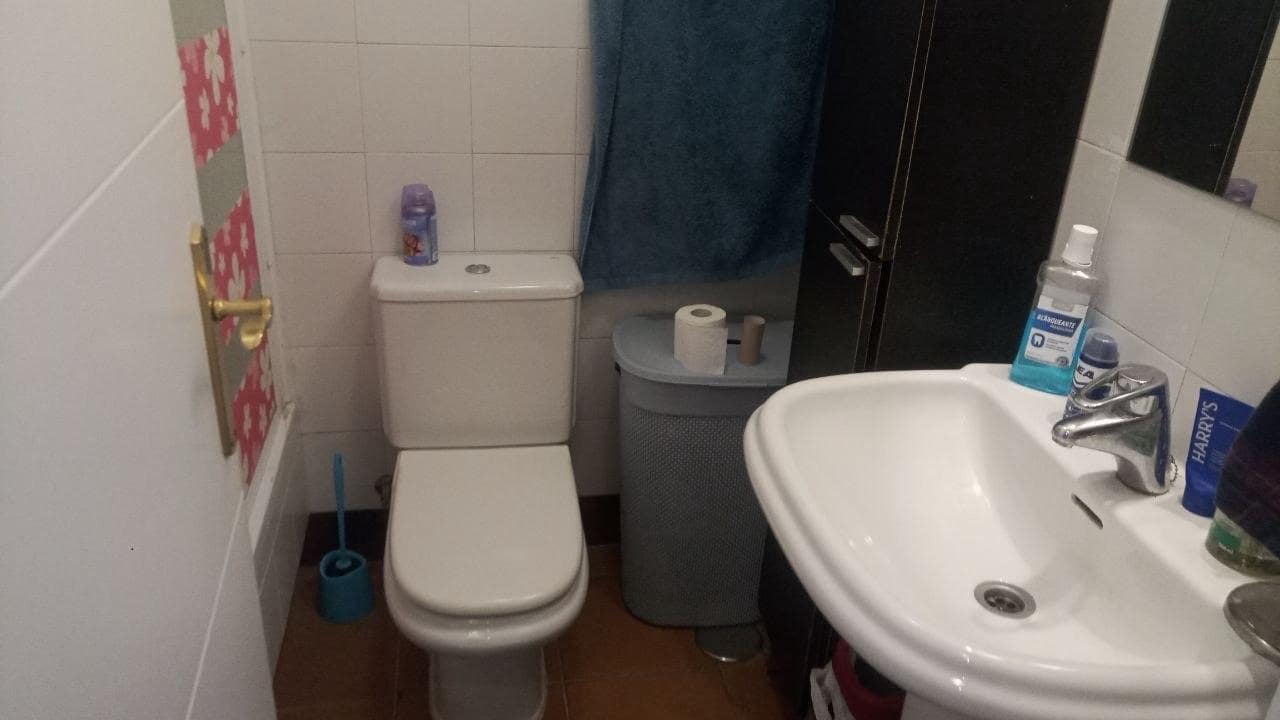 2 bedroom Apartment for sale in La Linea de la Concepcion - € 311,500 (Ref: 9831704)