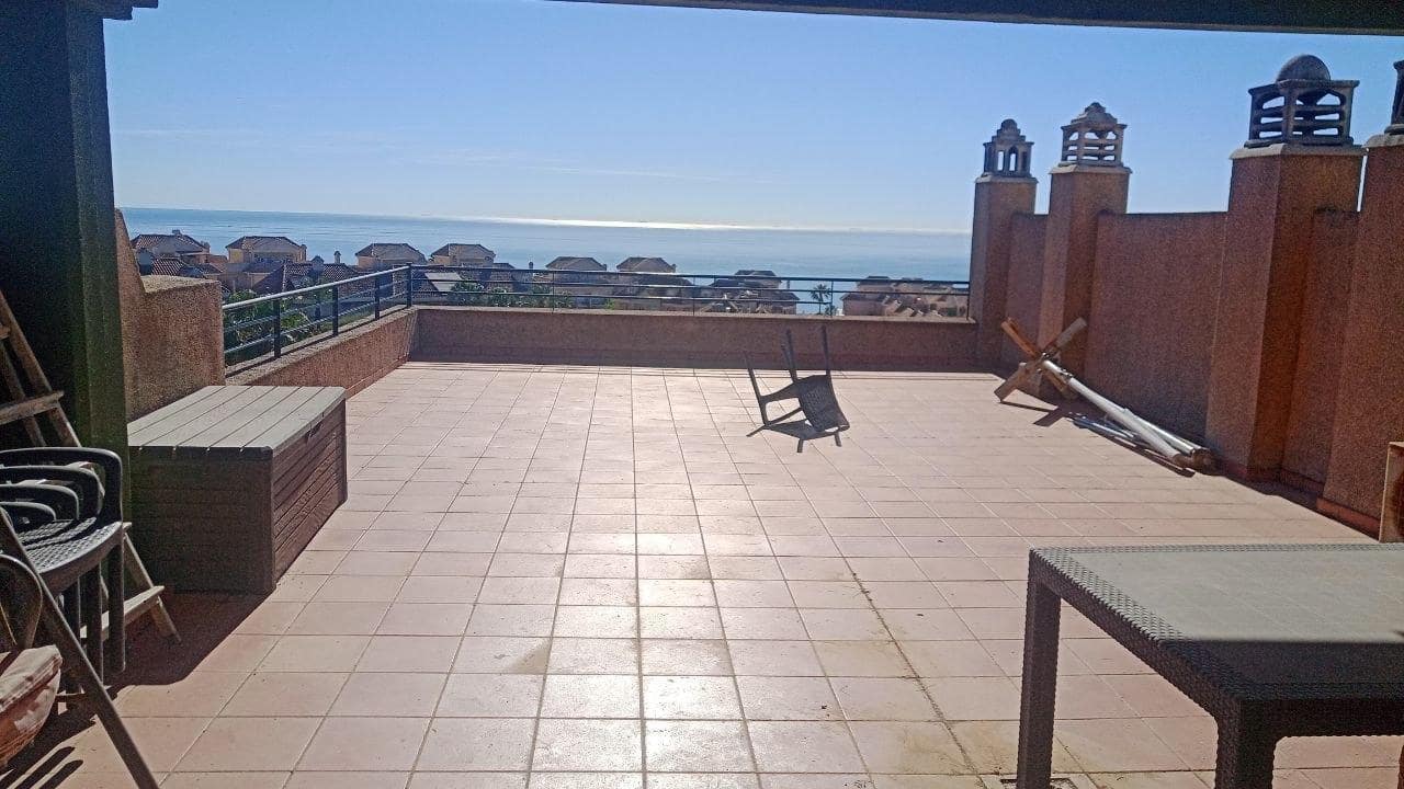 2 bedroom Apartment for sale in La Linea de la Concepcion - € 311,500 (Ref: 9831704)