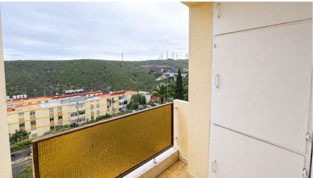 3 bedroom Flat for sale in Las Palmas de Gran Canaria - € 96,500 (Ref: 9831705)