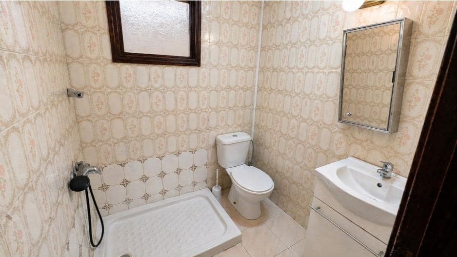 3 bedroom Flat for sale in Las Palmas de Gran Canaria - € 96,500 (Ref: 9831705)