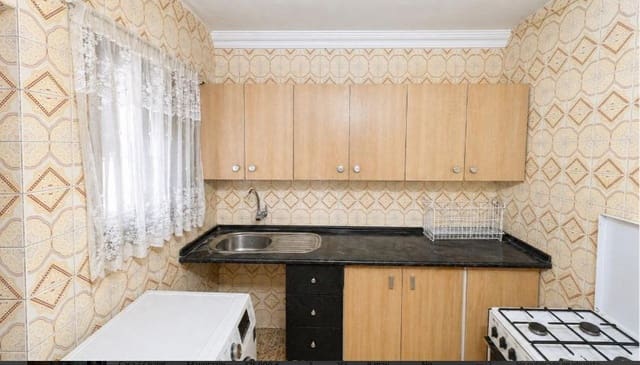 3 bedroom Flat for sale in Las Palmas de Gran Canaria - € 96,500 (Ref: 9831705)