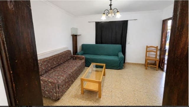 3 bedroom Flat for sale in Las Palmas de Gran Canaria - € 96,500 (Ref: 9831705)