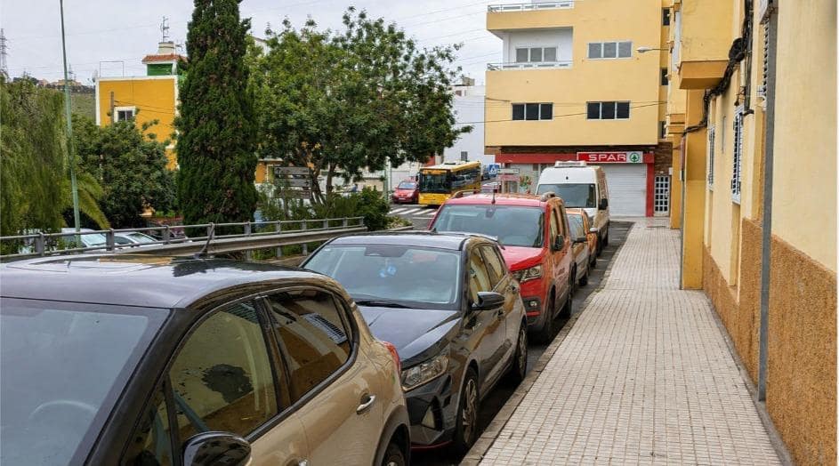3 bedroom Flat for sale in Las Palmas de Gran Canaria - € 96,500 (Ref: 9831705)