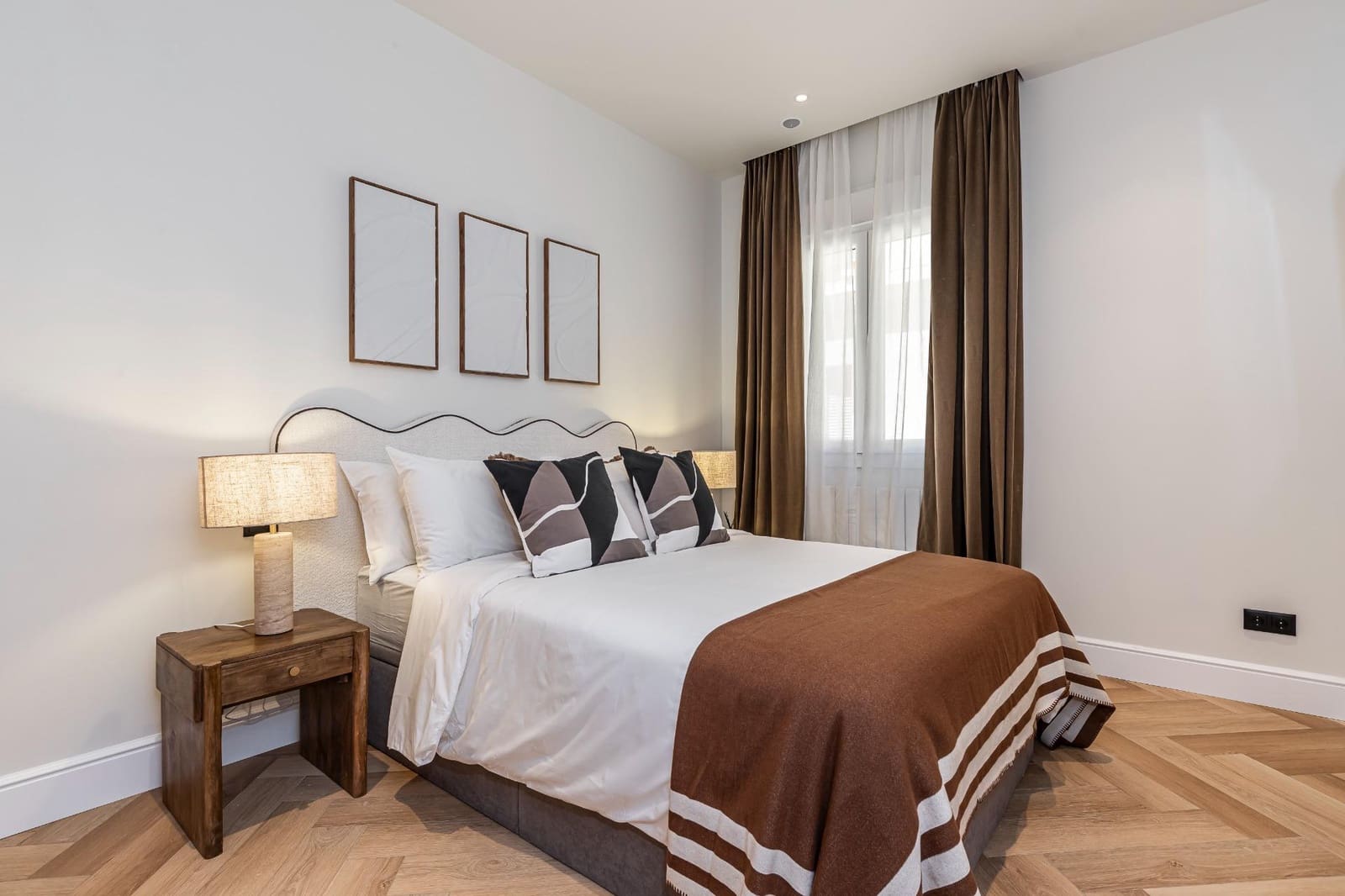3 bedroom Flat for sale in Madrid city with garage - € 1,890,000 (Ref: 9831707)