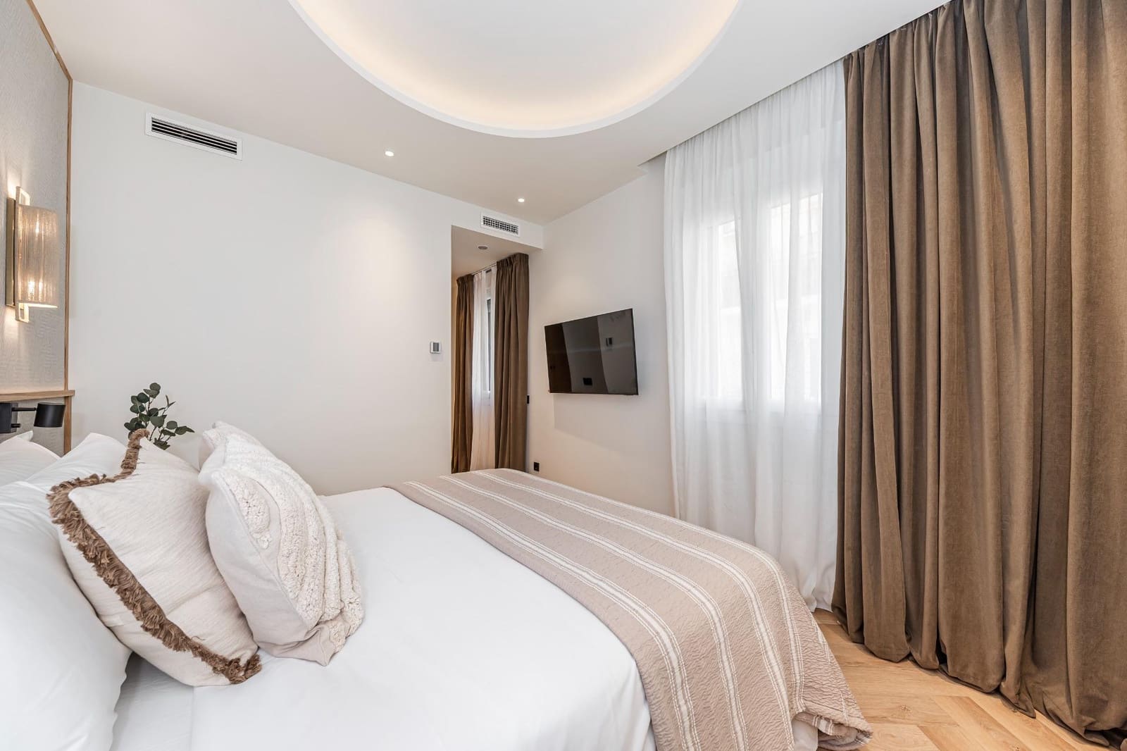 3 bedroom Flat for sale in Madrid city with garage - € 1,890,000 (Ref: 9831707)