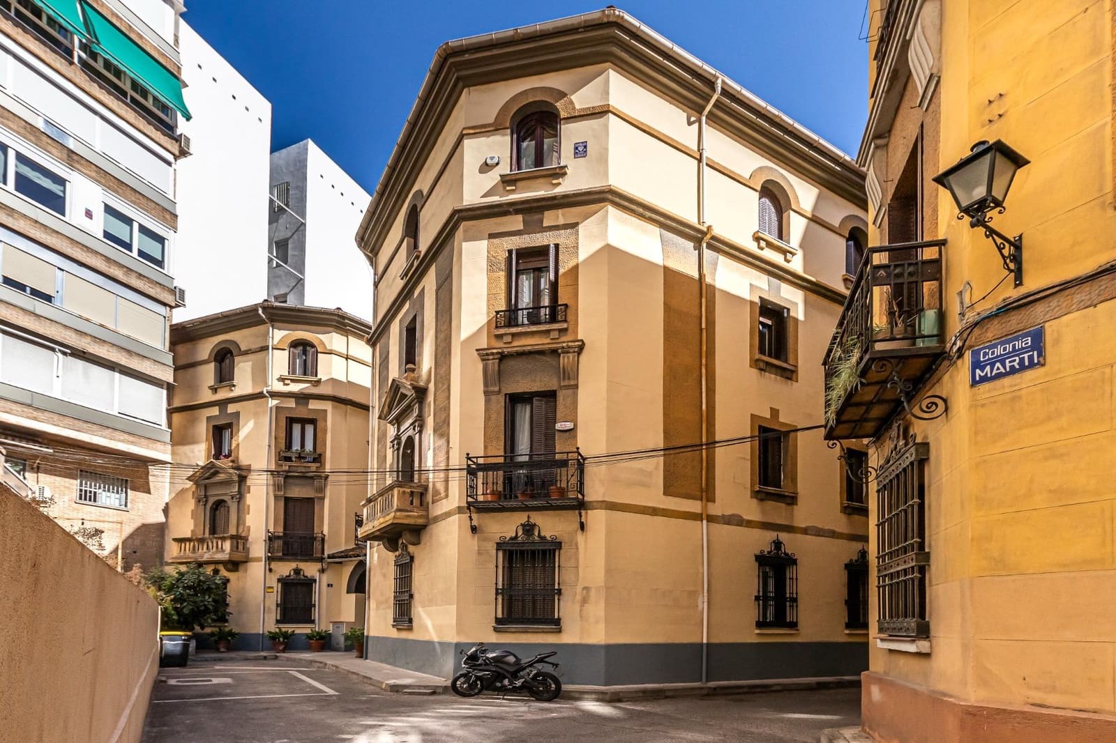 3 bedroom Flat for sale in Madrid city with garage - € 1,890,000 (Ref: 9831707)