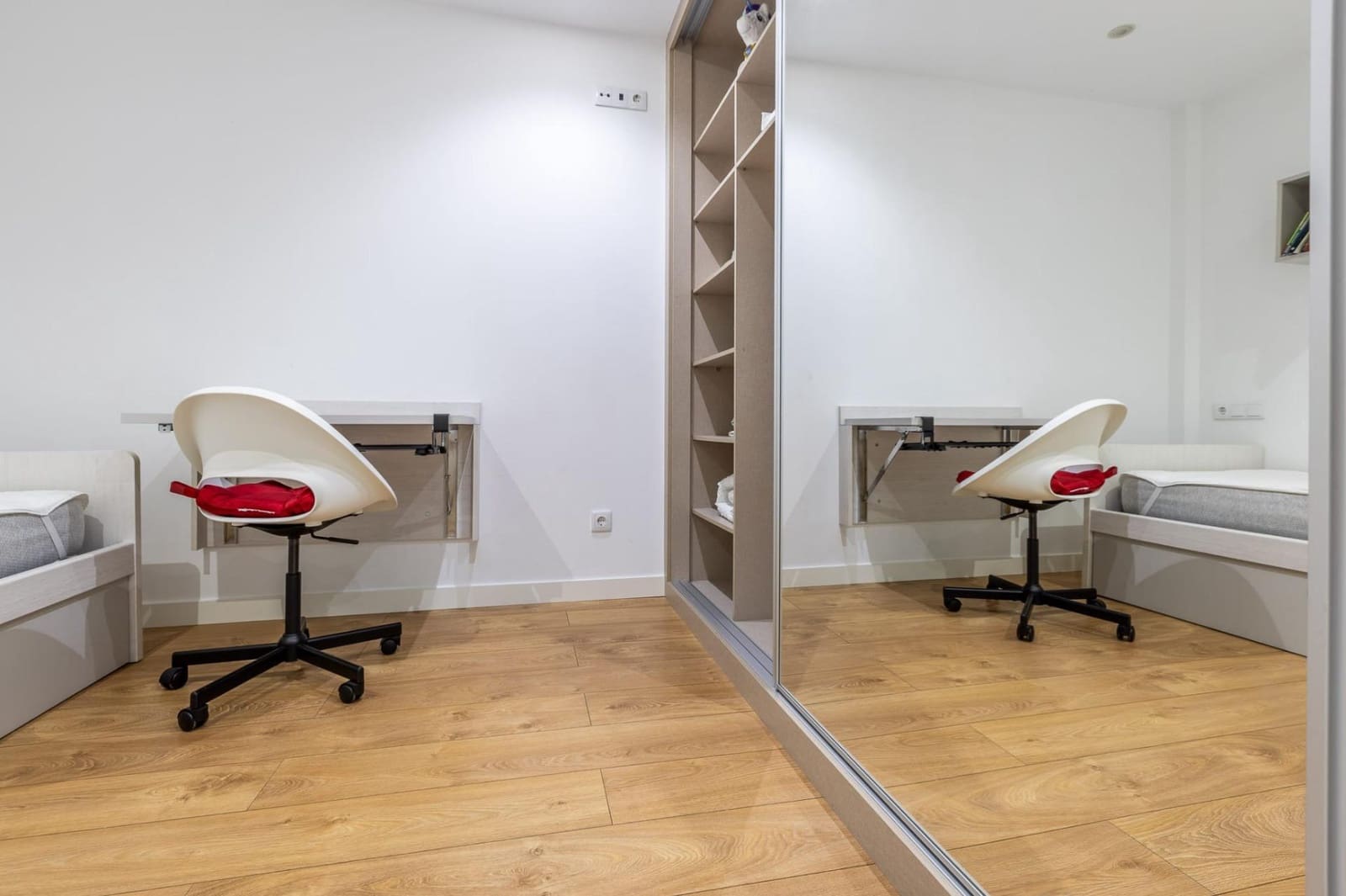 3 bedroom Flat for sale in A Coruna city - € 445,000 (Ref: 9831708)
