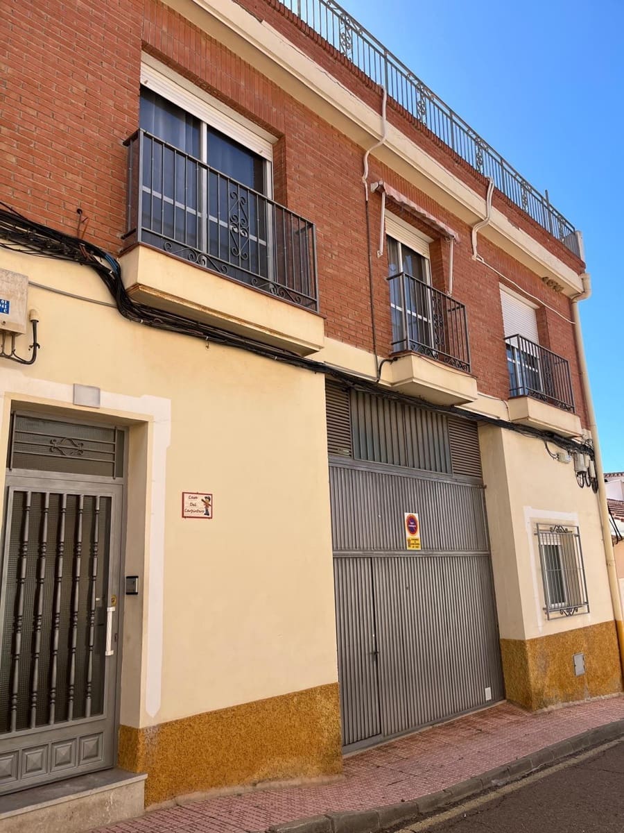 4 bedroom Villa for sale in Alhama de Murcia with garage - € 259,000 (Ref: 9833891)