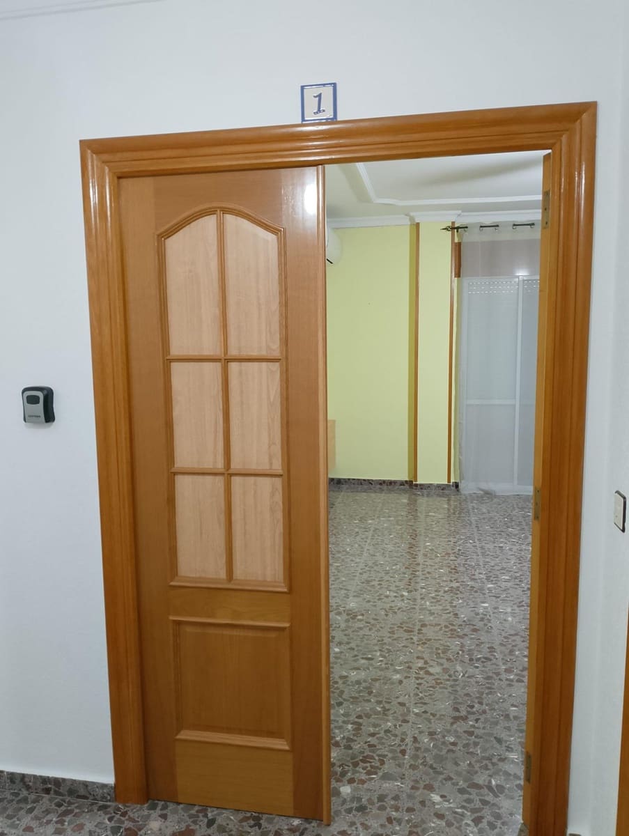 4 bedroom Villa for sale in Alhama de Murcia with garage - € 259,000 (Ref: 9833891)