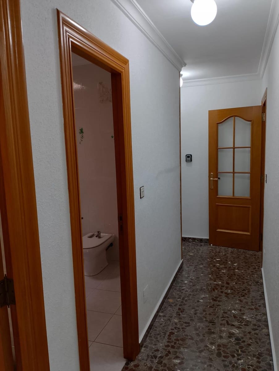 4 bedroom Villa for sale in Alhama de Murcia with garage - € 259,000 (Ref: 9833891)