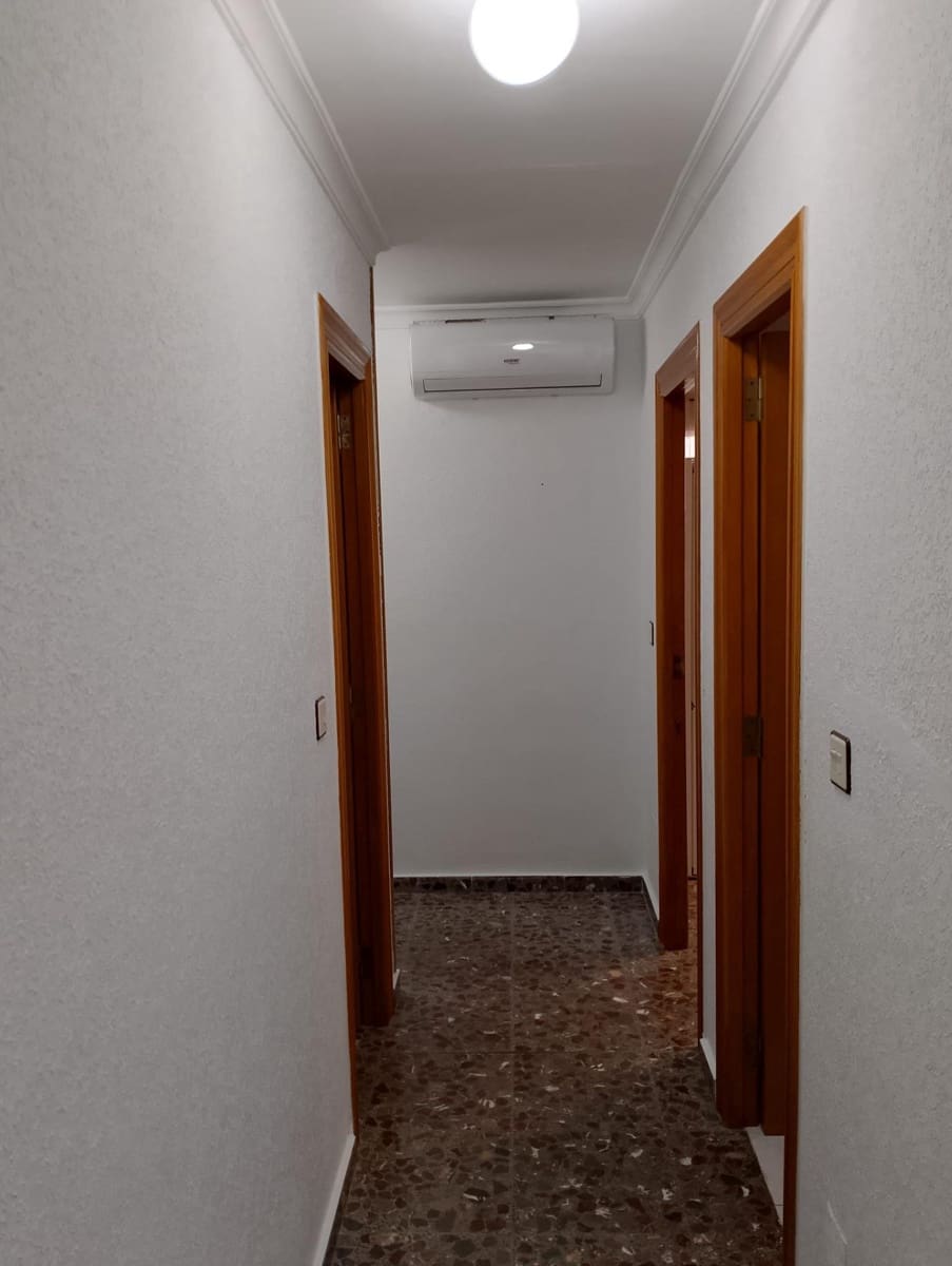 4 bedroom Villa for sale in Alhama de Murcia with garage - € 259,000 (Ref: 9833891)