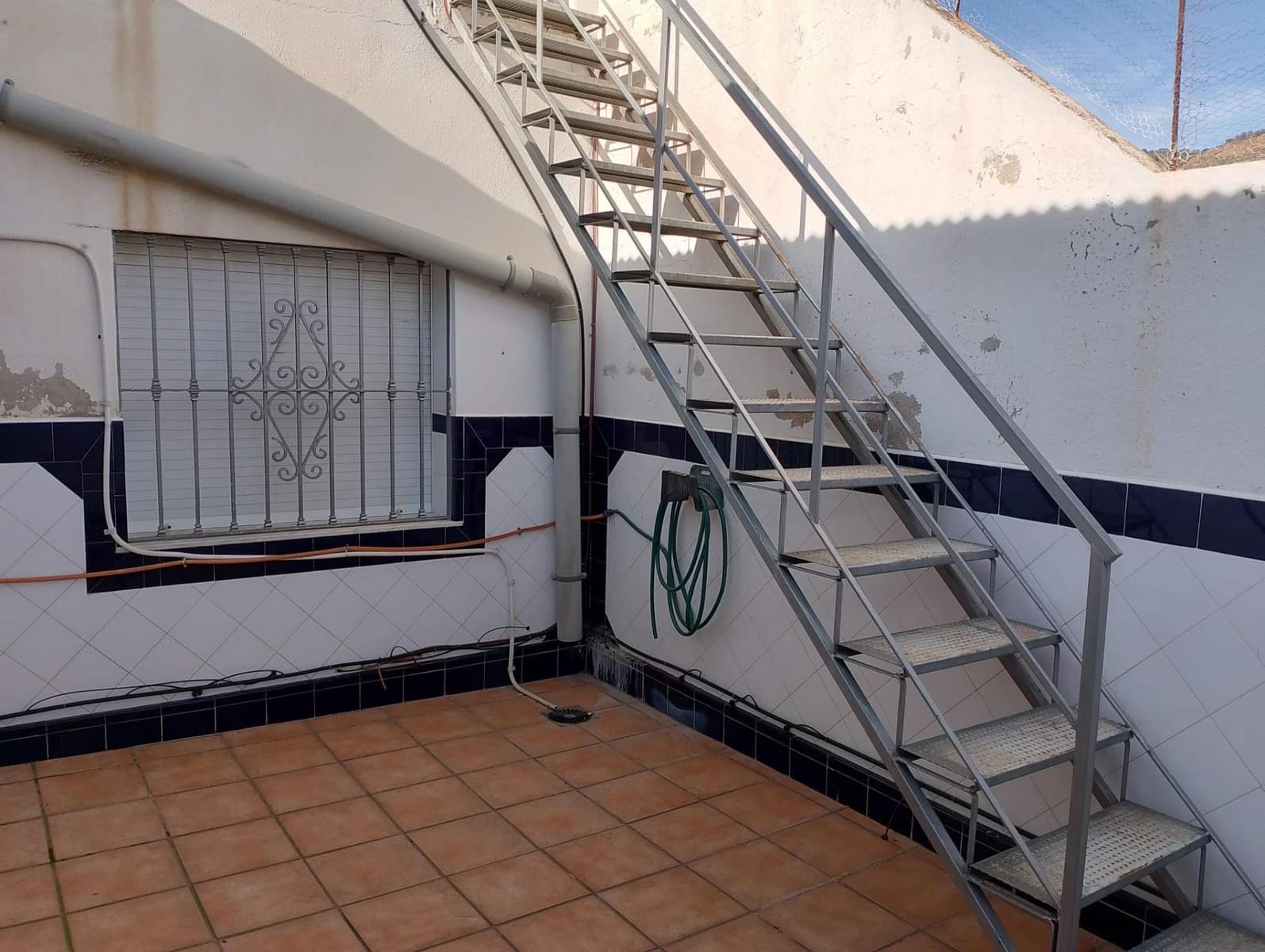 4 bedroom Villa for sale in Alhama de Murcia with garage - € 259,000 (Ref: 9833891)