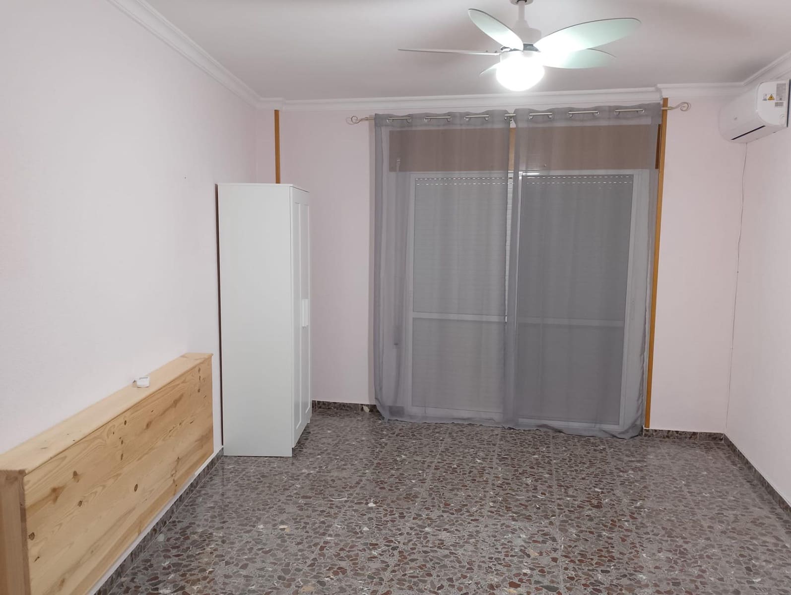 4 bedroom Villa for sale in Alhama de Murcia with garage - € 259,000 (Ref: 9833891)