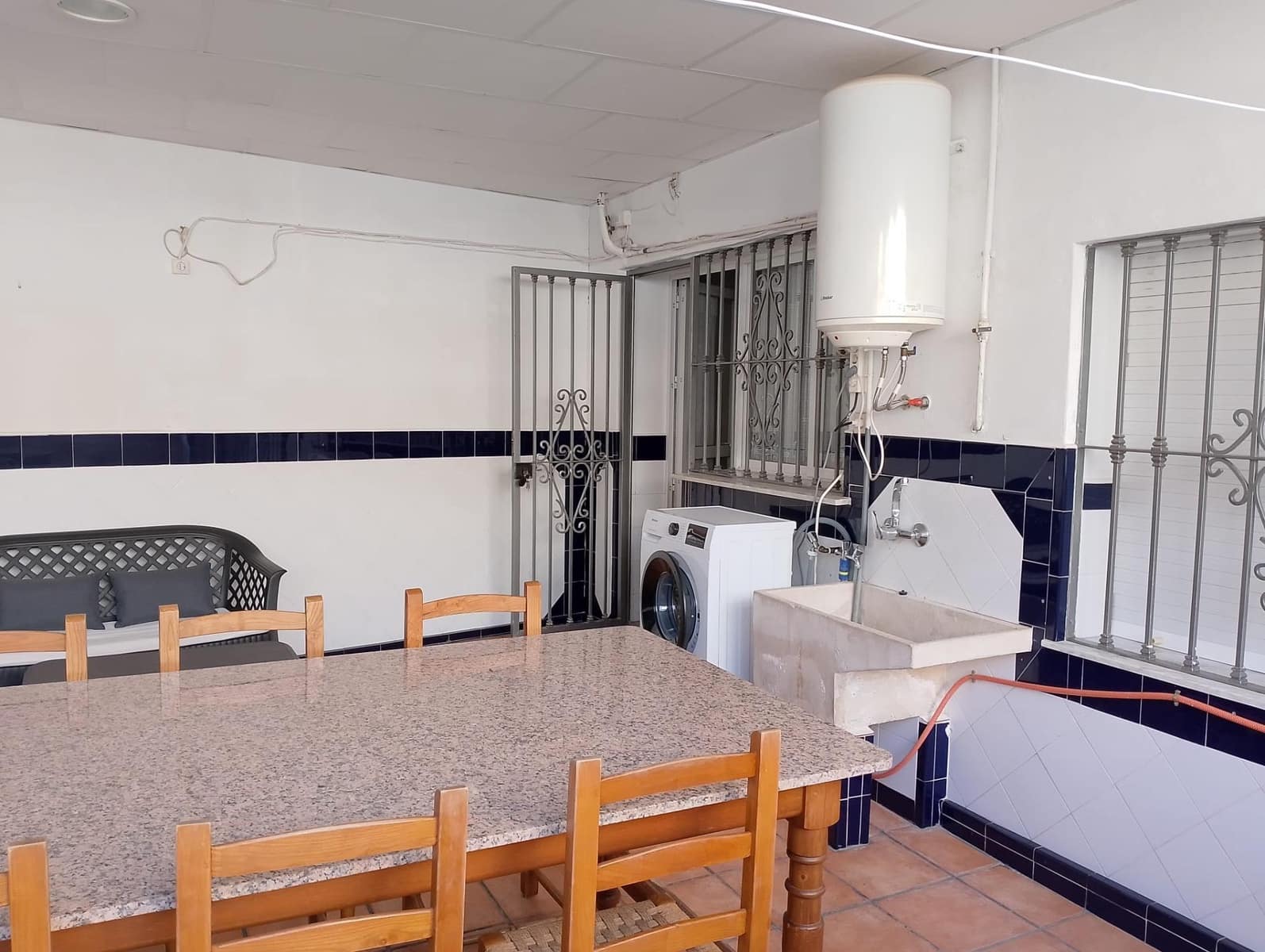 4 bedroom Villa for sale in Alhama de Murcia with garage - € 259,000 (Ref: 9833891)