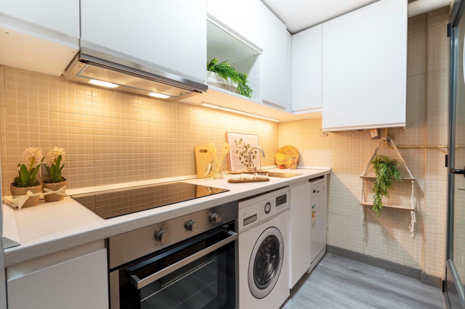 2 bedroom Flat for sale in Madrid city with garage - € 595,000 (Ref: 9836553)